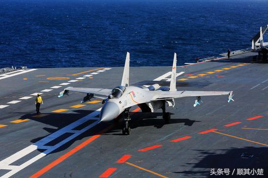 歼-15加满油能飞多久，探讨中国舰载战斗机的续航能力，歼-15舰载战斗机续航能力探讨，加满油能飞多久？