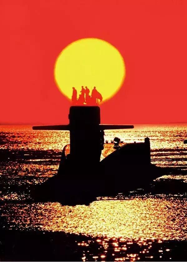 海军成立70周年海上阅兵首次提出，展现中国海洋强国的雄浑力量，中国海军70周年海上阅兵，海洋强国雄浑力量震撼展现