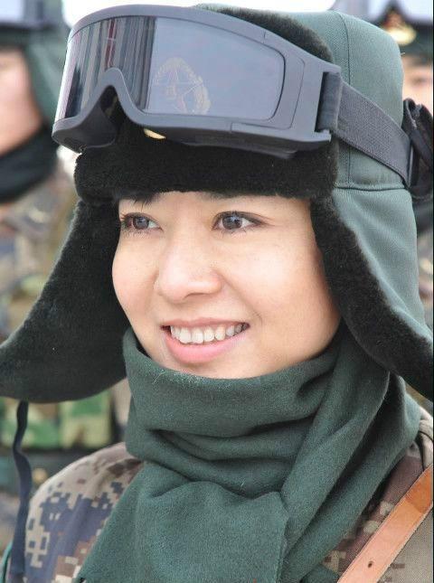 军事频道主持人丁丽的独特魅力与影响力，丁丽，军事频道主持人的独特魅力与广泛影响力