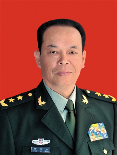 副司令员何利，领导力与智慧的典范，副司令员何利，领导力与智慧的典范典范人物风采展示