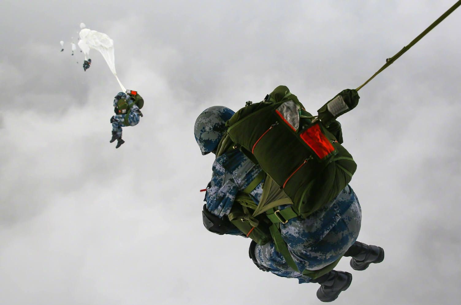 揭秘空降兵第十五军的荣耀与使命，揭秘空降兵第十五军的荣耀与担当使命