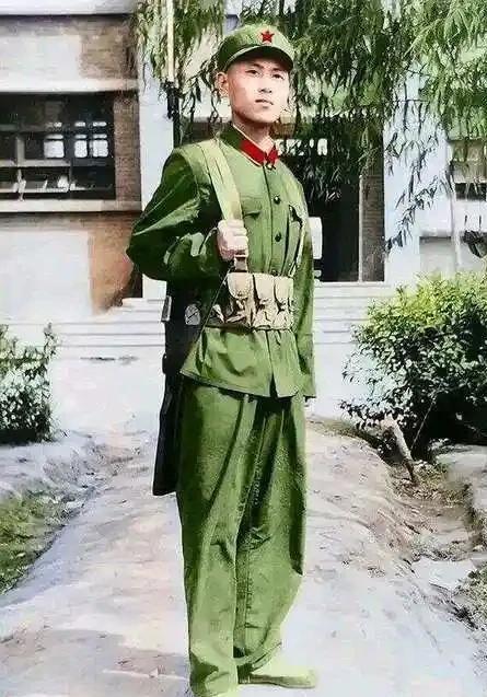 老军服图片，历史的印记与时代的记忆，老军服图片，历史的印记与时代记忆