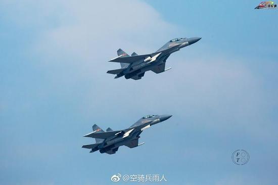 歼-16的航程与载弹量，深度解析中国新一代战斗机的卓越性能，深度解析，歼-16战斗机的航程与载弹量，揭示中国新一代战斗机的卓越性能特点
