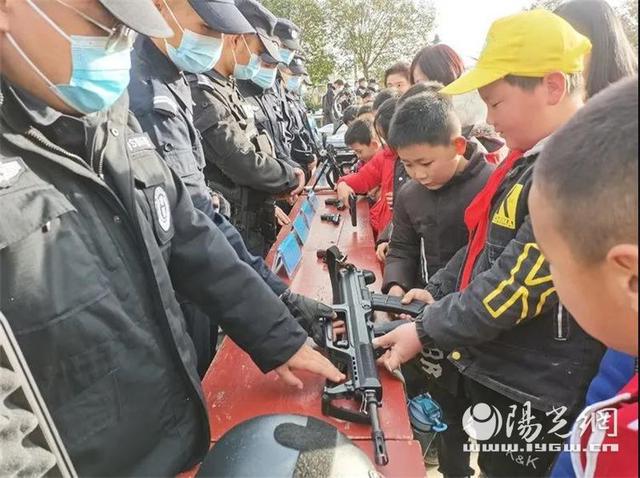关东军为何佩戴大檐帽，历史、文化与军事原因探究，关东军大檐帽佩戴原因，历史、文化与军事因素探究