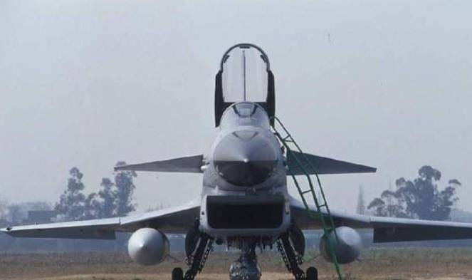 歼-16的机载武器与航电系统深度解析，歼-16机载武器与航电系统全面解析