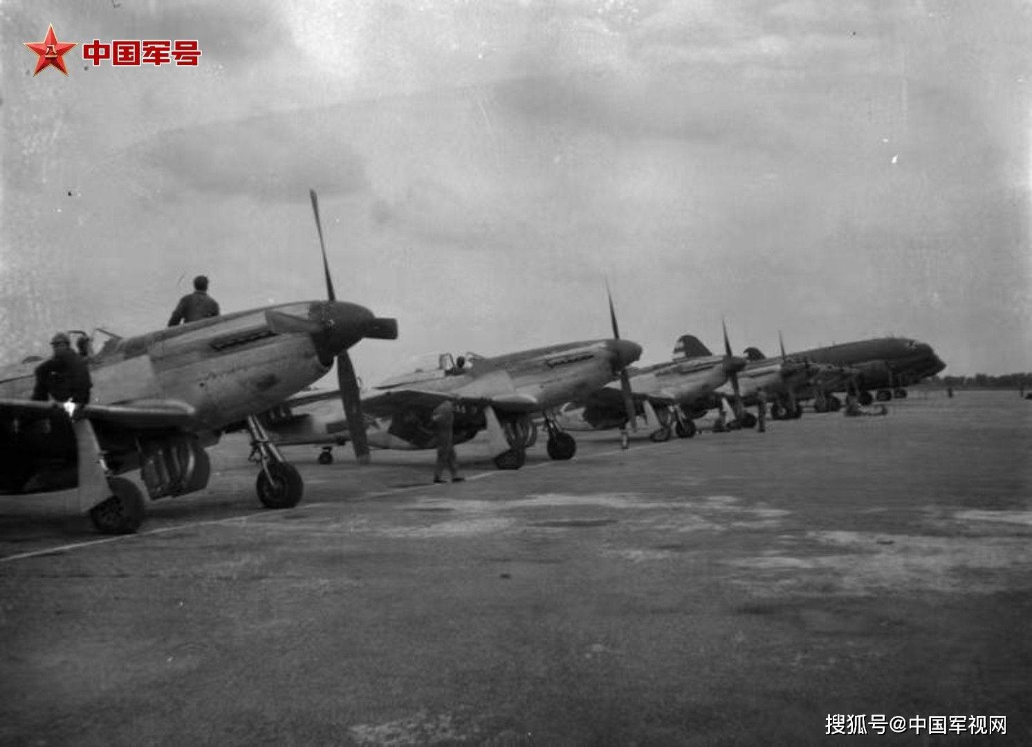 中国空军，成立的时间与地点，铸就辉煌的历史篇章，中国空军成立史，铸就辉煌历史篇章的历程