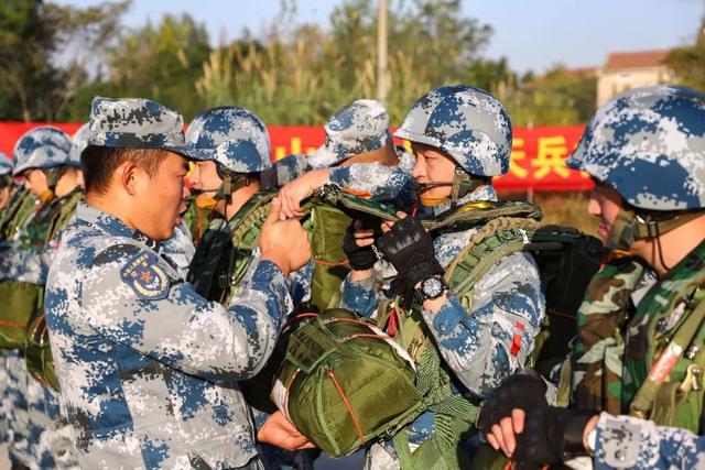 空降兵第十五军现任军长