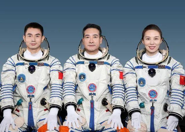 最近新闻大事件回顾，聚焦2022年10月，聚焦2022年10月，新闻大事件回顾与回顾