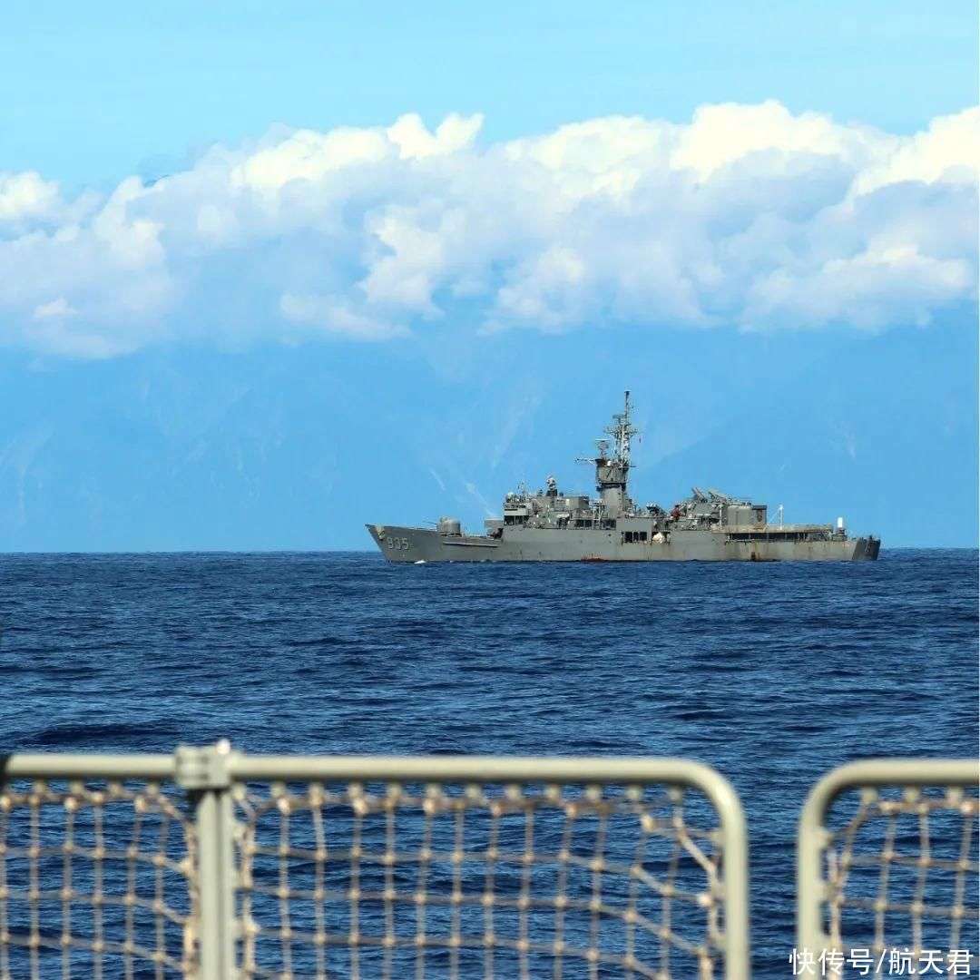 台海巡署大舰徘徊海峡中线，区域安全的新视角与深层意义，台海巡署大舰徘徊海峡中线，区域安全新视角与深层内涵解读