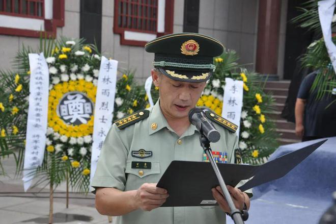 闫阁烈士，英勇无畏的战士，永恒的光辉，闫阁烈士，英勇战士，光辉永存