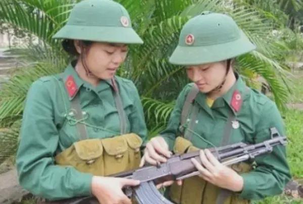 中国女兵在越南，历史与文化的交融，中国女兵在越南，历史与文化的交汇之旅