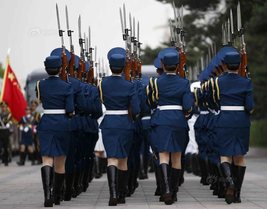 中国人民解放军仪仗队女兵亮相海外，展现新时代风采与力量，中国人民解放军仪仗队女兵海外亮相，展现新时代风采与巾帼力量