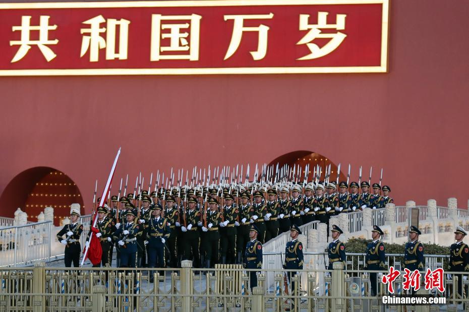中国人民解放军仪仗队升国旗仪式，荣耀与庄严的象征，中国人民解放军仪仗队升国旗仪式，荣耀与庄严的国粹展现