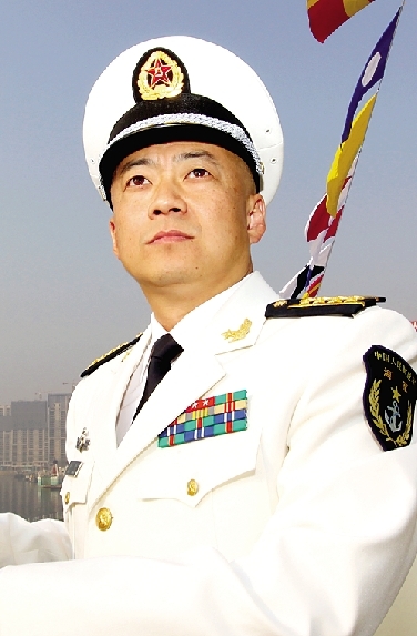 辽宁舰舰长之牺牲，英勇无畏，忠诚担当，辽宁舰舰长英勇牺牲，忠诚担当显无畏精神