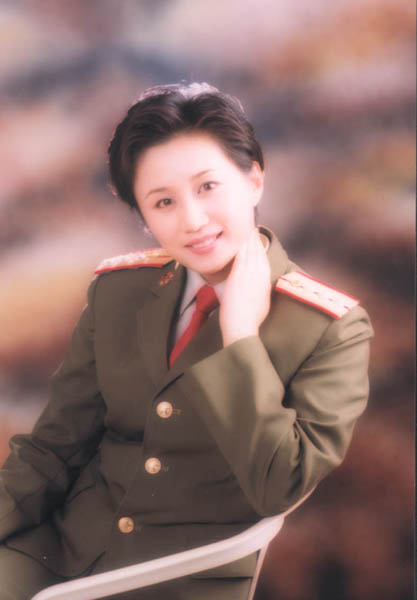 军事节目主持人的风采,那些闪耀的明星与他们的图像印记,军事节目主持人的风采,明星主持与他们的独特印记