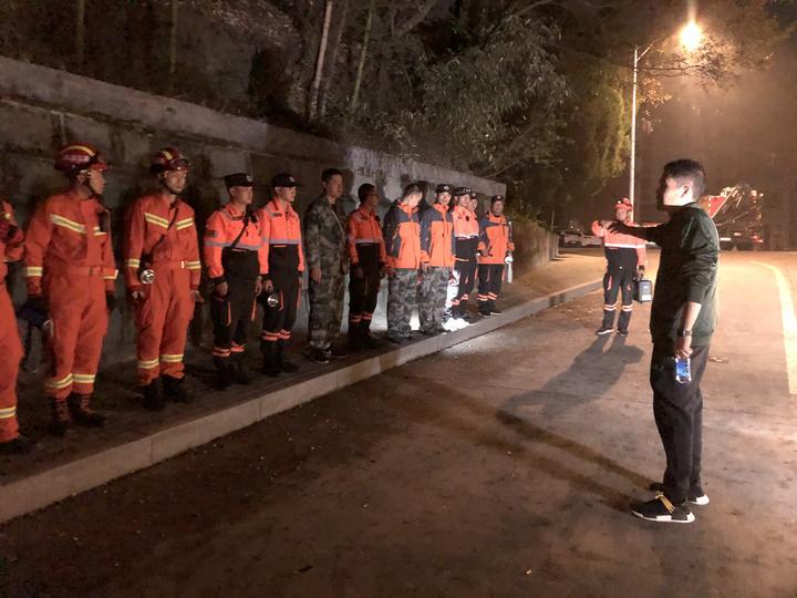 联勤保障中心咨询电话，架起服务桥梁，实现高效保障，联勤保障中心服务热线，高效保障，服务桥梁，实现无缝对接。