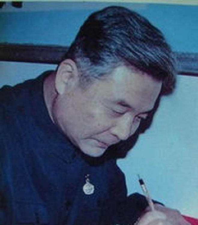 邓志平，承继父亲邓稼先的精神之光，邓志平承继父亲邓稼先精神之光，科技之光，精神传承