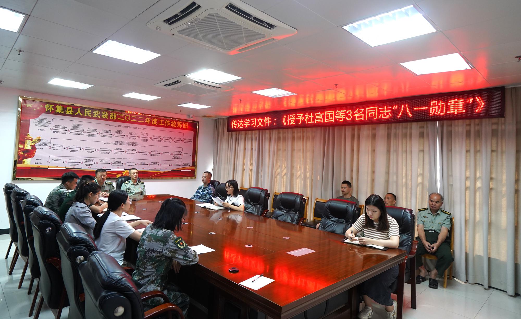 八一勋章国家给予的荣誉与奖励金额探讨，八一勋章，国家荣誉与奖励金额深度解析