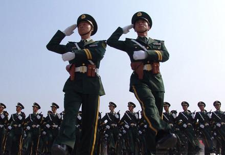 阅兵式中的三军仪仗队，一幅幅生动的图片故事，阅兵式中的三军仪仗队，生动图片故事展现荣耀瞬间