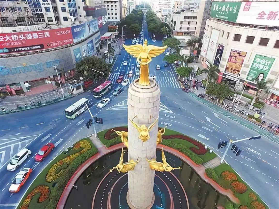 泉州建筑燕尾脊，传统与现代的交融之美，泉州建筑燕尾脊，传统与现代的交融之美风采展示