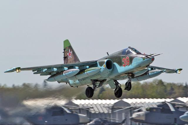 A-10攻击机火力表现，空中力量的锐利之剑，A-10攻击机，空中力量的锐利之剑之火力展示