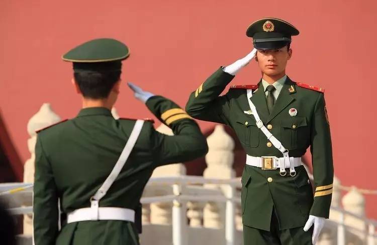 八一建军节，三军仪仗队的荣耀瞬间，八一建军节，三军仪仗队的辉煌瞬间
