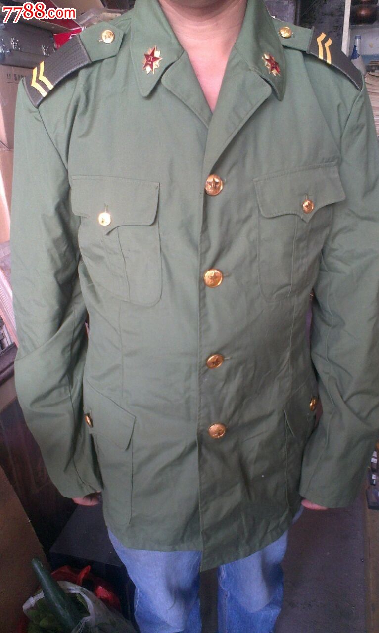 军服背后的荣耀与传承——走进神秘的99军服世界，走进神秘的军服世界，荣耀与传承的99军服探秘