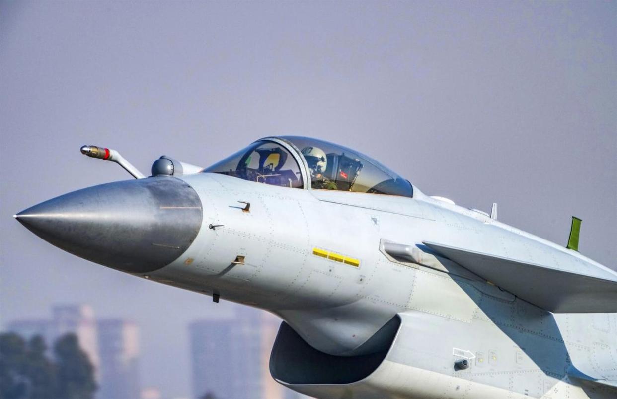 歼-10战斗机在中国空军现代化进程中的深远意义，歼-10战斗机在中国空军现代化进程中的战略地位与深远影响