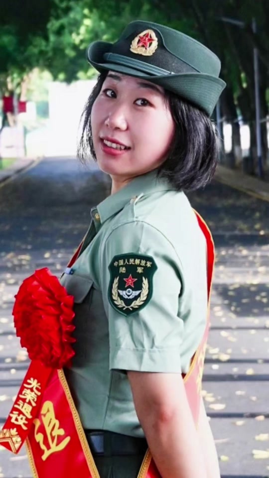 退伍季女兵，坚韧与荣耀的交织，退伍季女兵，坚韧与荣耀的绽放