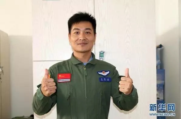 张超烈士，英勇无畏，永垂不朽，张超烈士，英勇无畏，英名永垂不朽