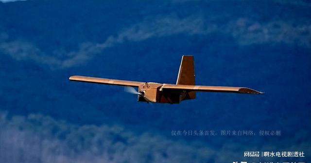 乌利用无人机袭击俄空军基地，现代战争中的非对称打击新态势，乌利用无人机袭击俄空军基地，现代战争非对称打击新态势揭秘