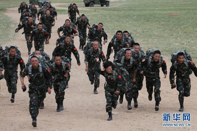 中国人民解放军女兵图片大全，展现力量与荣耀，中国人民解放军女兵图片展示，力量与荣耀的彰显