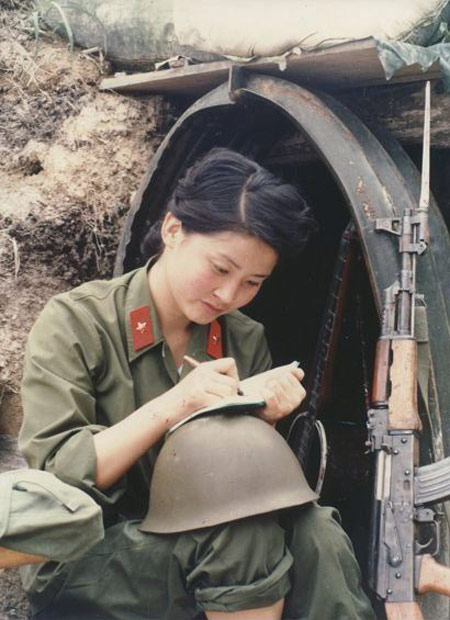 中国女兵在越南战场，英勇无畏的巾帼英雄，中国女兵在越南战场的英勇巾帼传奇