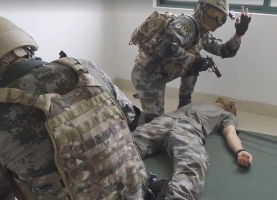 武警特战与特种兵，谁更厉害？，武警特战与特种兵，谁更胜一筹？