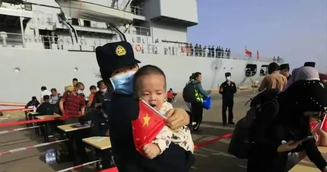 辽宁舰女少校谈走红，实力与魅力的双重展现，辽宁舰女少校走红，实力与魅力的闪耀展现