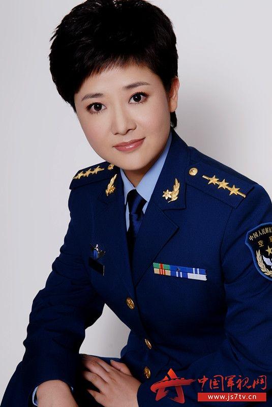 军事频道之星，丁丽的军旅人生，丁丽，军事频道之星，军旅人生的璀璨轨迹