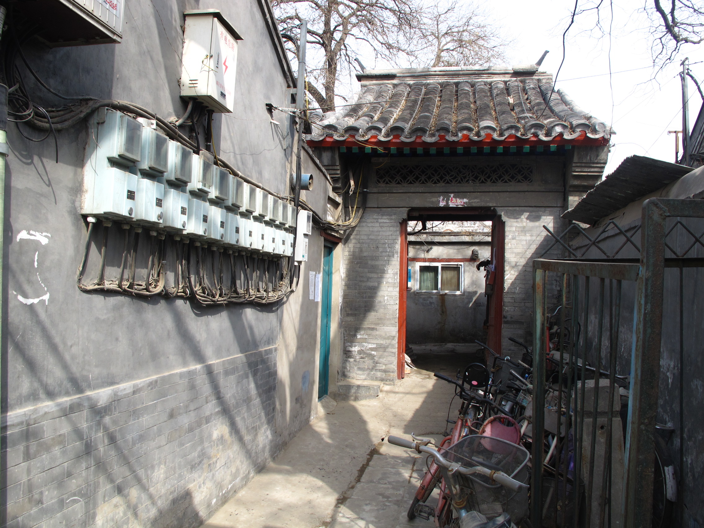 退役军官与西祠胡同，历史、文化与现代生活的交融，退役军官与西祠胡同，历史、文化与现代生活的交汇点