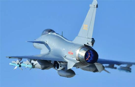 歼-10战斗机与中国军事力量的崛起，关于归属权的探讨，歼-10战斗机与中国军事力量的崛起，归属权探讨