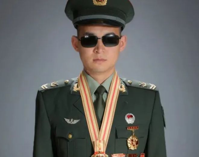 杜富国获八一勋章待遇，荣耀背后的辛勤与奉献，杜富国荣获八一勋章，辛勤与奉献背后的荣耀