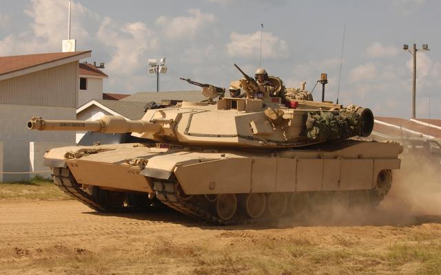 M1A2艾布拉姆斯机枪，现代战争的钢铁巨兽，M1A2艾布拉姆斯机枪，现代战争中的钢铁巨兽霸主