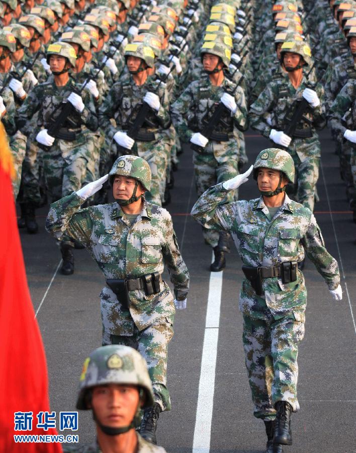 阅兵彩排陆军方队片段视频，展现荣耀与力量，阅兵彩排陆军方队震撼瞬间，荣耀与力量的展现