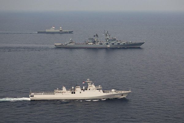 俄海军瓦良格号，俄罗斯海军力量的象征与骄傲，俄海军瓦良格号，俄罗斯海军力量的象征与荣耀