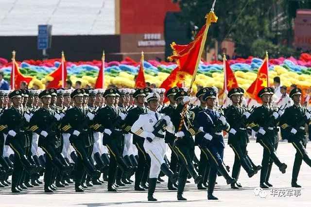 中国阅兵海军方阵，展现海上力量之风采，中国海军方阵阅兵，展现海上力量风采