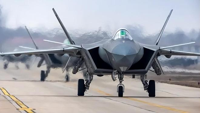 歼-20与F-22，究竟谁更先进？，歼-20与F-22，谁的技术更先进？