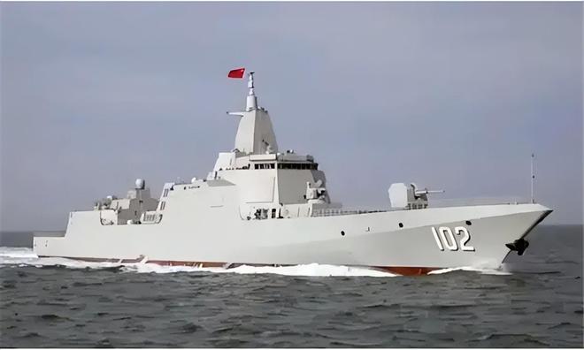 第三艘055型驱逐舰的服役，中国海军迈向新时代的里程碑，中国海军迈入新时代，第三艘055型驱逐舰正式服役记