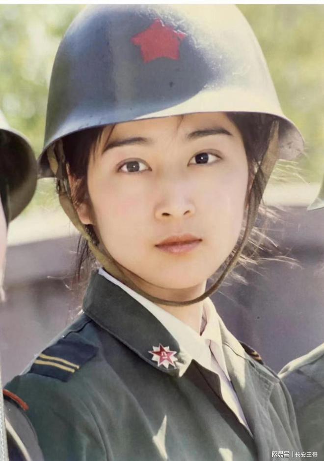 中国女兵照片，帅气高清的英勇形象，中国女兵帅气高清照片展现英勇形象