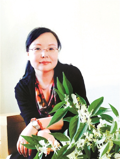 军事频道主持人张莉的生平与成就，一位杰出的军事媒体人的故事，杰出军事媒体人张莉，生平、成就与军事频道主持人的风采之路