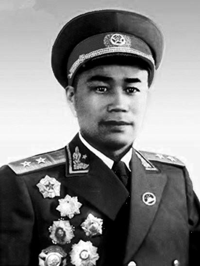 中国女兵照片集体敬礼，展现力量与荣耀的瞬间，中国女兵集体敬礼，力量与荣耀的展现瞬间