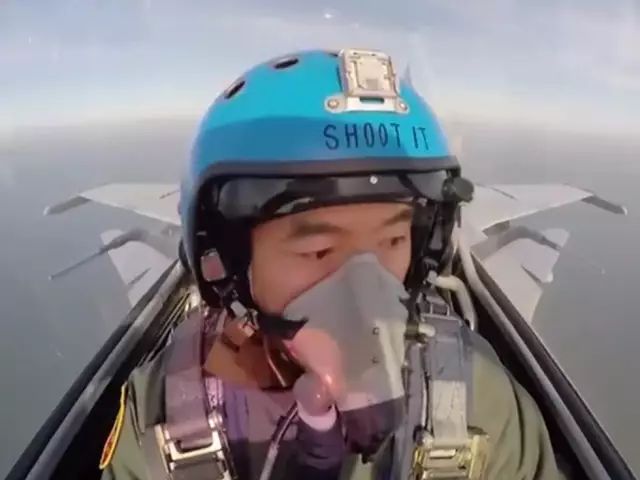 空军飞行员父母待遇详解，空军飞行员父母待遇全面解析