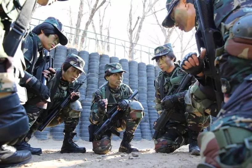 中国女特种兵便衣照片，展现力量与荣耀的瞬间，中国女特种兵便衣瞬间，力量与荣耀的展现